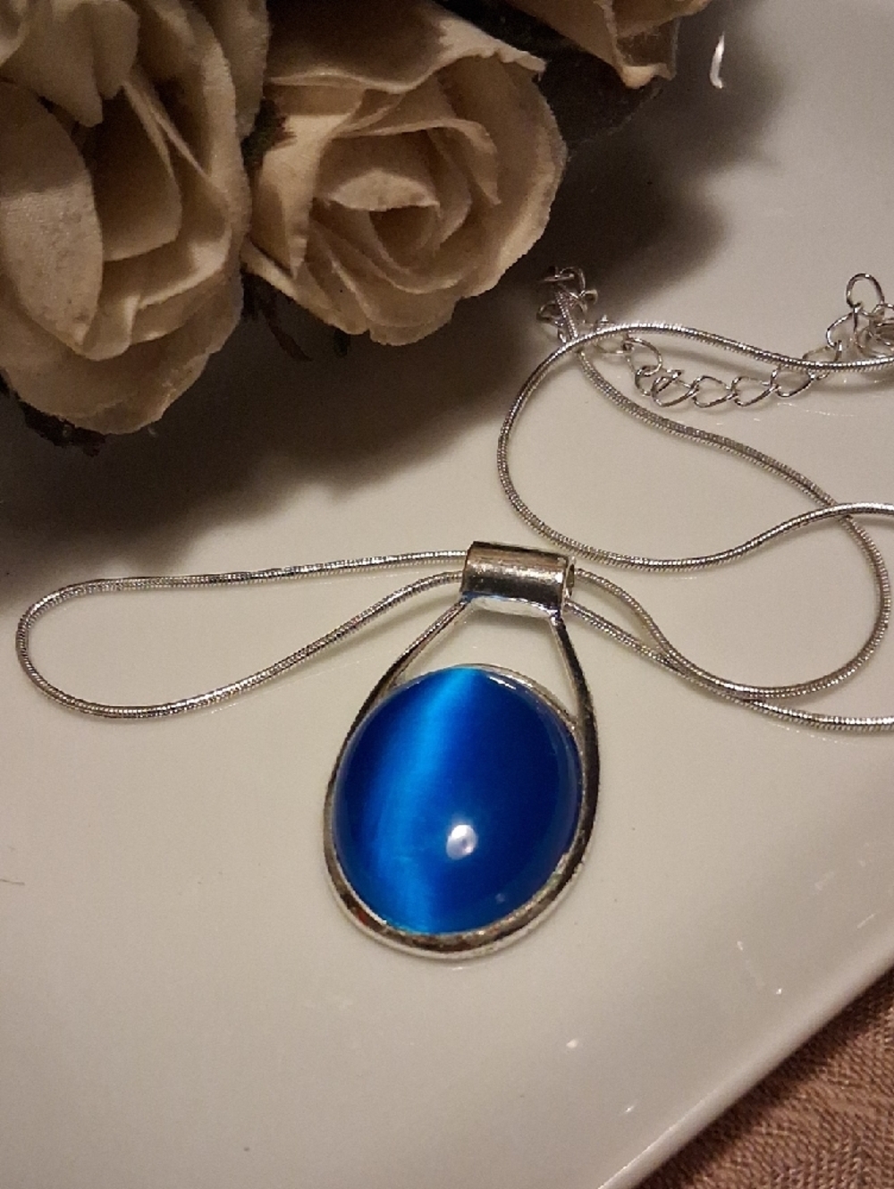 Silver Necklace with Bright Blue Oval Cats Eye Pendant 16-22" Adjustable - Picture 5 of 9